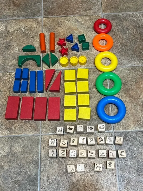 Vtg-ABC & Shape Blocks - Stackable Rings - Picture 2 of 15